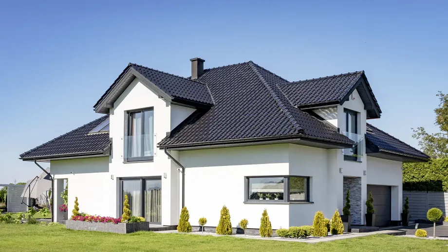 Dachówka ceramiczna czy betonowa?