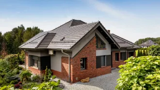 Dachówka ceramiczna płaska Braas Turmalin